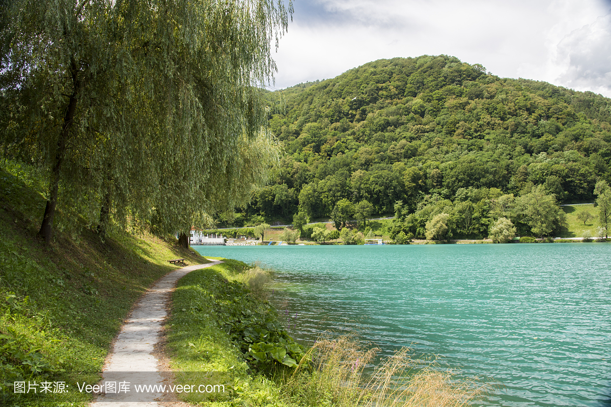 旅游卡线上引流系统：解锁创业新蓝海，招募城市合伙人共筑智能旅游未来